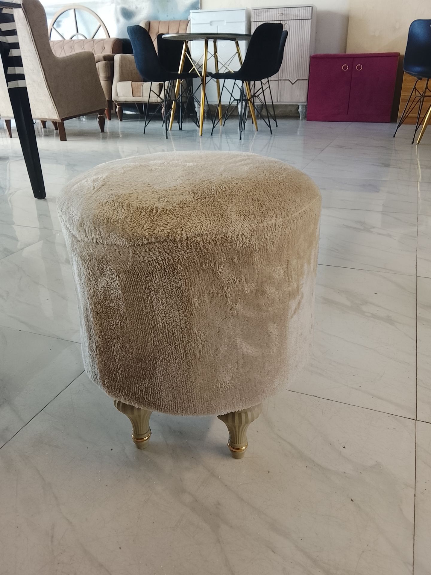 پاف استوانه ای پارچه تدی ارتفاع استاندارد نشیمن