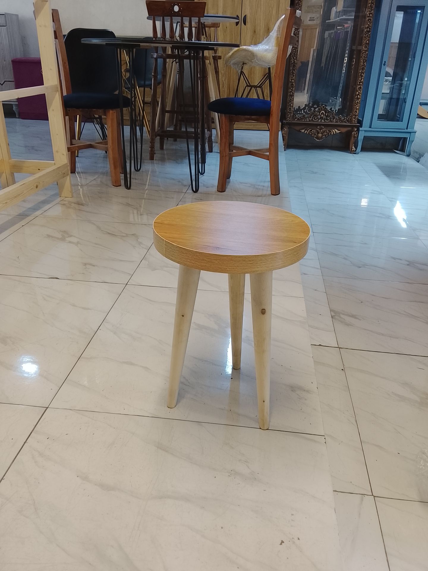 میز عسلی کوچک ارتفاع 45 پایه چوبی نراد مخروطی 3تایی
