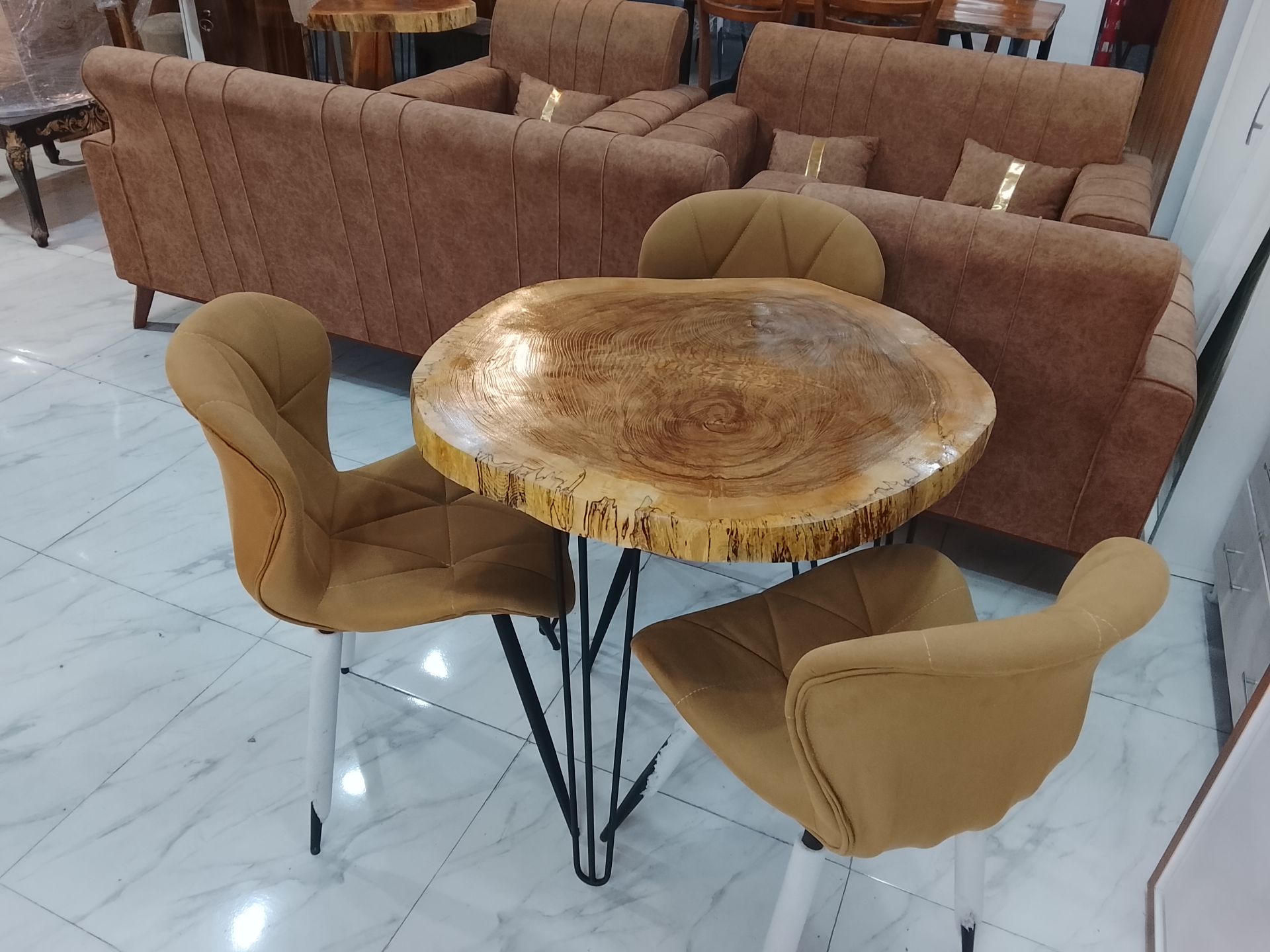 میز ناهار خوری رستیک با چوب جنگلی